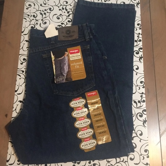 Wrangler Men’s Relaxed Fit Jeans - Picture 3 of 4